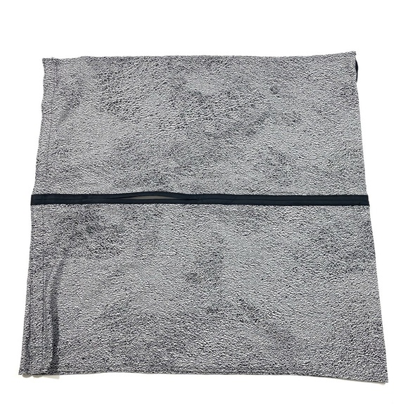 Lululemon Vinyasa Wrap Convertible Scarf Black White Print - Picture 3 of 3